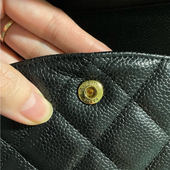 Chanel Caviar quilted Maxi double flap bag - Picture 8 of 13